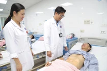 Phải cắt toàn bộ dạ dày điều trị ung thư vì thói quen uống rượu