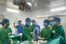 Tán sỏi tiết niệu phức tạp qua da ngay tại tuyến tỉnh