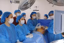 Điều trị trong bào thai cho thai nhi tràn dịch màng phổi