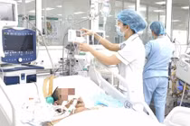 Người đàn ông 36 tuổi nguy kịch vì biến chứng viêm phổi ARDS do thủy đậu