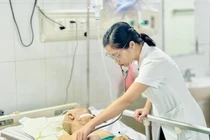 Cụ ông ngừng tuần hoàn do nhồi máu cơ tim cấp được cứu sống ngoạn mục