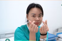 Hút 10 lít dịch trong u buồng trứng cho người phụ nữ 43 tuổi