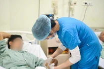 Cả nhà 4 người nhập viện cấp cứu vì ngộ độc Ciguatoxin sau bữa cơm cá biển