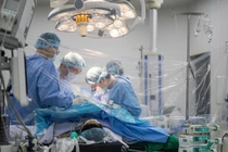 Sinh viên năm nhất hiến gan cứu thầy giáo hôn mê gan nguy kịch