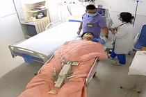 Hành trình hồi phục kỳ diệu sau 35 ngày xuất huyết não nguy kịch