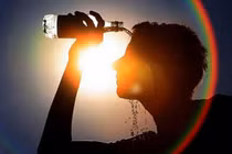 Nắng nóng đỉnh điểm bảo vệ sức khỏe thế nào?