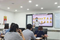 Cách để giấy phép lái xe hạng B số tự động chuyển sang số sàn