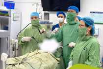 U nang buồng trứng âm thầm lớn dần ở trẻ 9 tuổi 