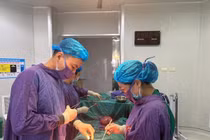 Phẫu thuật kép giúp người bệnh thoát 2 bệnh lý lớn trong 1 ca mổ
