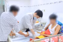 Xuyên đêm cấp cứu giành lại đôi chân cho nam thanh niên bị tắc mạch chi