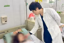 Sốc mất máu, ngất liên tục sau khi phá thai bằng thuốc tại phòng khám tư