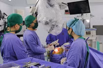 6 giờ căng thẳng cứu bệnh nhân hôn mê do u não lớn chảy máu