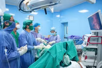 Đang điều trị lao phổi phát hiện kén khí phổi lớn