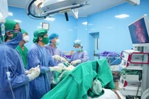 Đang điều trị lao phổi phát hiện kén khí phổi lớn