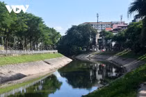 Bất ngờ diện mạo mới của sông Tô Lịch dần xanh trong trở lại