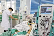 Dọn dẹp sau ngập lụt cẩn thận nhiễm xoắn khuẩn vàng da nguy kịch