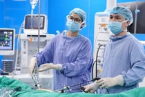 Phải cắt túi mật viêm do sỏi từ triệu chứng đau lưng