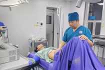 2 giờ vượt biển dữ kịp thời cứu sống bệnh nhân viêm phúc mạc do ruột thừa 