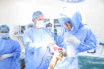 Robot Cori lần đầu tiên hỗ trợ thay khớp gối tại Việt Nam