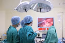 Mệt mỏi, xanh xao, người đàn ông phát hiện u sùi tâm vị