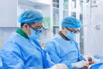 Can thiệp đặc biệt cứu bệnh nhân nhồi máu cơ tim dị ứng thuốc cản quang