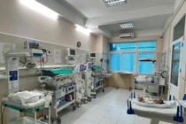 Cứu trẻ sơ sinh 32 ngày tuổi suy hô hấp tiến triển nguy kịch 