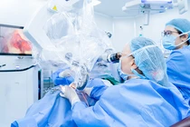 Người phụ nữ điếc, liệt mặt do biến chứng viêm tai giữa