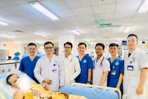 Cứu người đàn ông tự đâm mình thủng tim, gan