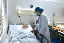 Mới ho 1 ngày người bệnh 90 tuổi đã viêm phổi nặng