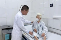 Cụ bà 105 tuổi nguy kịch vì sỏi ống mật chủ, viêm túi mật hoại tử