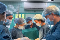 Hành trình cam go giữ sự sống cho sản phụ rau cài răng lược