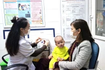 Trẻ co giật do cúm A tuy lành tính nhưng cần theo dõi sát