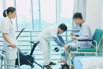 Hành trình phục hồi bước đi trở lại cho trẻ 14 tuổi bị viêm đa rễ thần kinh