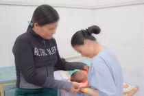 Giúp người phụ nữ mắc bệnh tắc nghẽn tĩnh mạch gan do bệnh hiếm sinh con