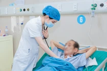 Nút mạch cứu người đàn ông vỡ u gan phức tạp máu chảy ồ ạt trong ổ bụng