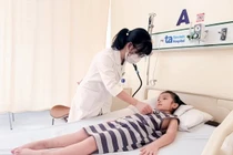 Bé 5 tuổi ở Thái nguyên nuốt phải pin cúc áo