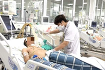 Cứu sống người đàn ông ngã giàn giáo mắc nấm phổi vì cúm A