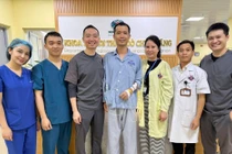 Nội soi ống mềm siêu phức tạp lấy trọn u thực quản dạ dày khó cắt bỏ