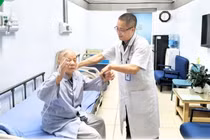 Cụ bà 86 tuổi đột quỵ được cứu sống kịp thời nhờ đến viện sớm