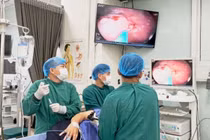 Hai người thoát đại phẫu nhờ tầm soát sớm tổn thương dạ dày