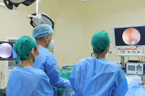 Mới 23 tuổi đã liệt chân, mất kiểm soát tiểu tiện vì thoát vị đĩa đệm