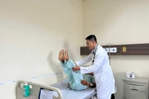 Đột quỵ ở độ cao gần 1000 m, cụ ông 74 tuổi may mắn được cứu sống