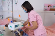 Sốt cao do ổ áp xe chiếm gần trọn gan phải gây sốc nhiễm khuẩn nguy kịch