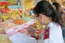 Bán thức ăn đường phố bẩn có thể bị phạt đến 3 triệu đồng