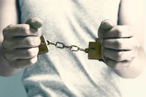 Mất tiền cho kẻ lừa đảo 'chạy' sổ đỏ vì được thông gia giới thiệu