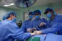 Ca mổ đặc biệt vào top 10 sự kiện khoa học và công nghệ nổi bật năm 2025