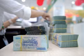 Tiền gửi của người dân vẫn "chảy" vào hệ thống ngân hàng.