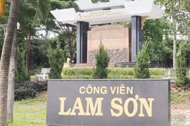 Tháo dỡ hàng rào và nâng cấp Công viên Lam Sơn để phục vụ người dân