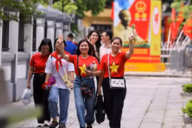 Ngân hàng nhà nước Khu vực 2 chi hàng tỷ đồng quà Tết Độc lập