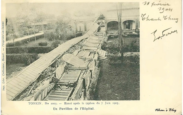 Bệnh viện De Lanessence (nay là Bệnh viện Trung ương Quân đội 108), sau cơn bão tháng 6/1903. Ảnh sưu tầm. Bệnh viện De Lanessence (nay là Bệnh viện Trung ương Quân đội 108), sau cơn bão tháng 6/1903. Ảnh sưu tầm.